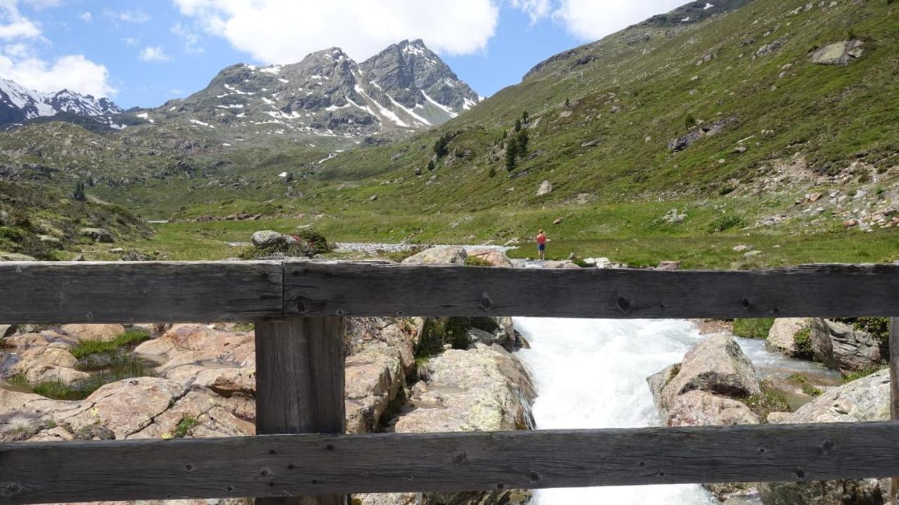 Apart Raich Prutz Buitenkant foto